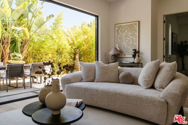 12906 Rubens Avenue, Los Angeles, CA 90066