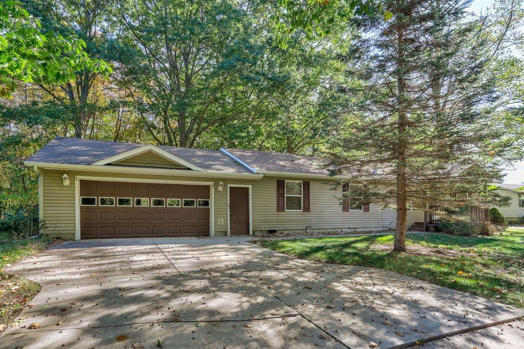 608 Kentucky Avenue, South Haven, MI 49090