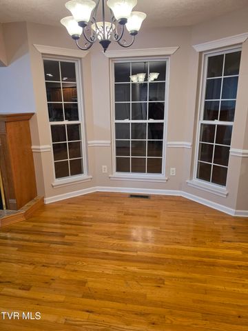17289 Crabtree Court, Bristol, VA 24202