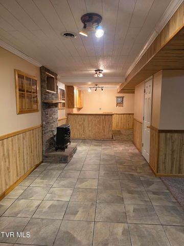 17289 Crabtree Court, Bristol, VA 24202