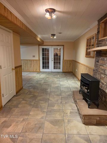 17289 Crabtree Court, Bristol, VA 24202