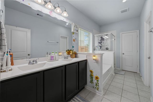 8831 W Crescent Lake Circle, Baytown, TX 77521