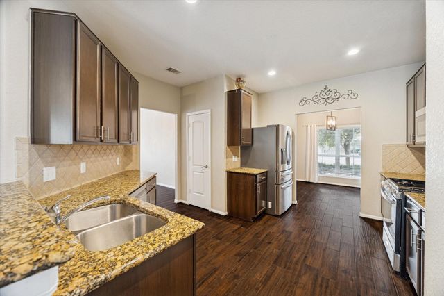 15326 Knotty Chestnut Street, Cypress, TX 77429