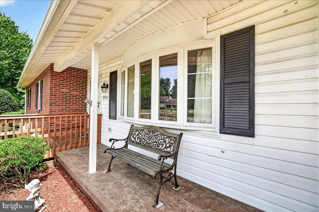 7910 EDGEWOOD FARM RD, Frederick, MD 21702