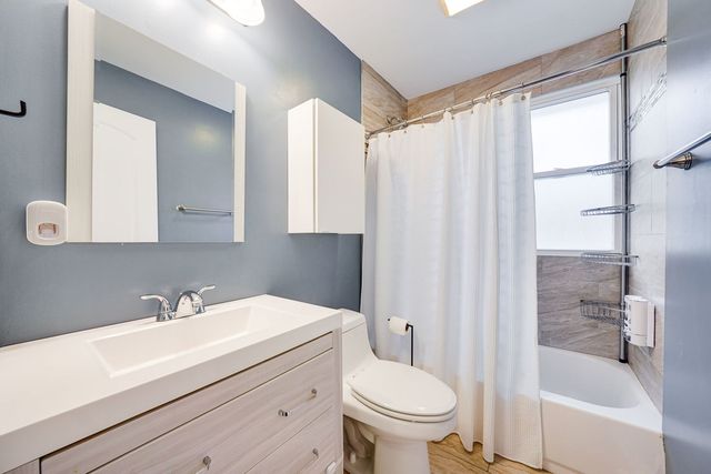 1107 E Prairie Avenue, Des Plaines, IL 60016