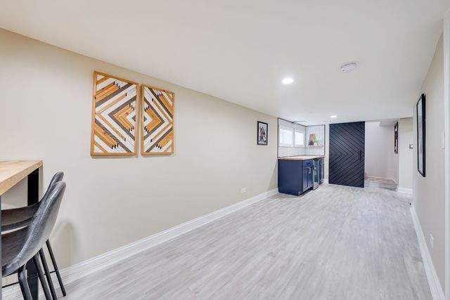 1107 E Prairie Avenue, Des Plaines, IL 60016