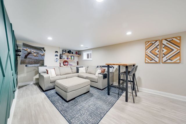 1107 E Prairie Avenue, Des Plaines, IL 60016