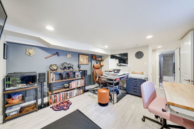 1107 E Prairie Avenue, Des Plaines, IL 60016