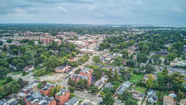 1107 E Prairie Avenue, Des Plaines, IL 60016