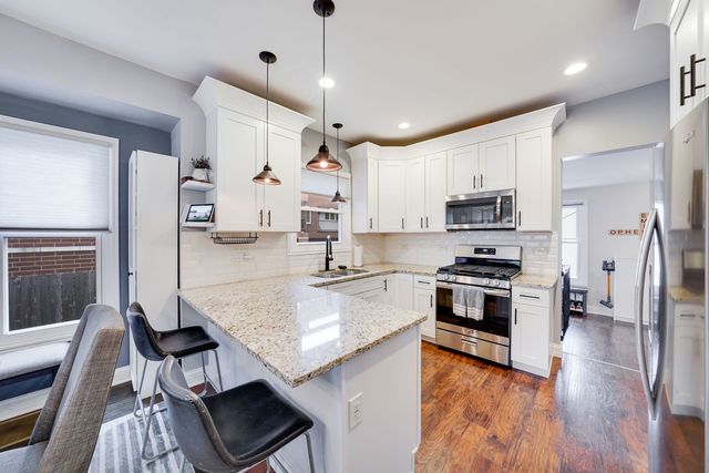 1107 E Prairie Avenue, Des Plaines, IL 60016