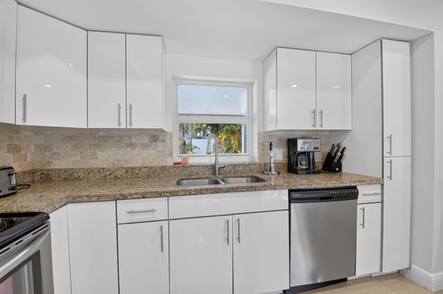 700 NE 70th Street, Boca Raton, FL 33487