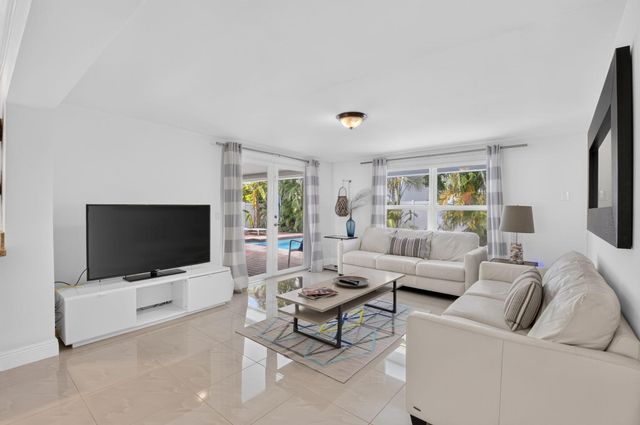 700 NE 70th Street, Boca Raton, FL 33487