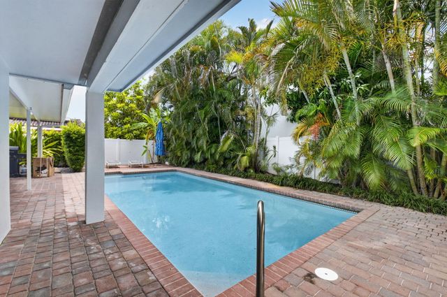 700 NE 70th Street, Boca Raton, FL 33487