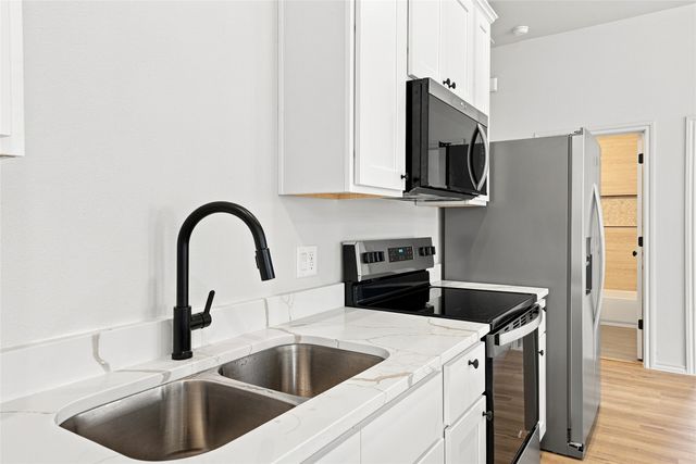 1022 E 9th Street, Dallas, TX 75203