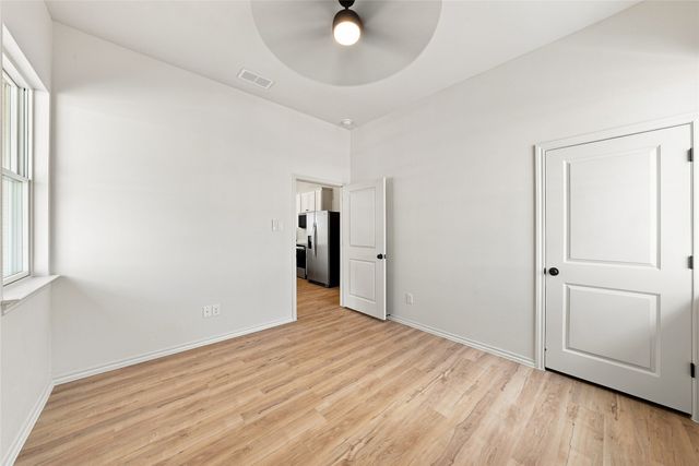 1022 E 9th Street, Dallas, TX 75203