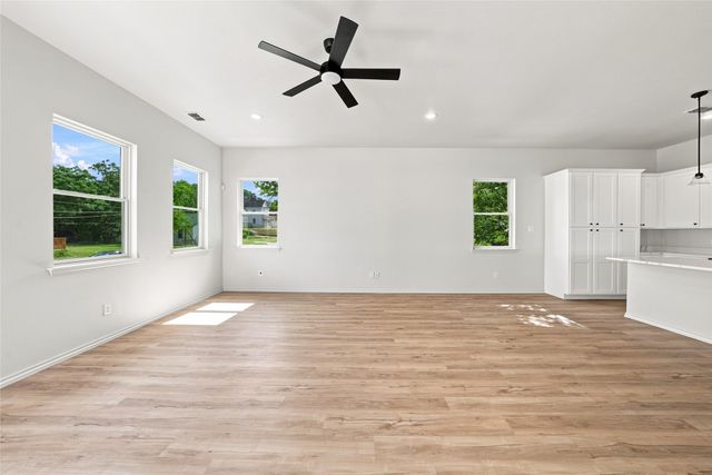 1022 E 9th Street, Dallas, TX 75203