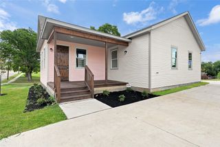 1022 E 9th Street, Dallas, TX 75203