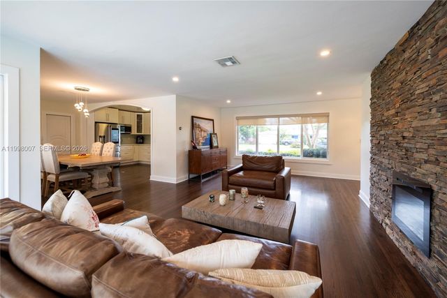 3460 Buchanan St, Hollywood, FL 33021