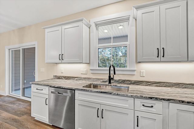 200 Cambridge CT, Hardy, VA 24101