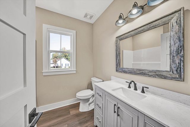 200 Cambridge CT, Hardy, VA 24101