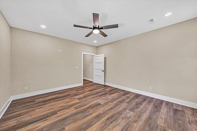 200 Cambridge CT, Hardy, VA 24101