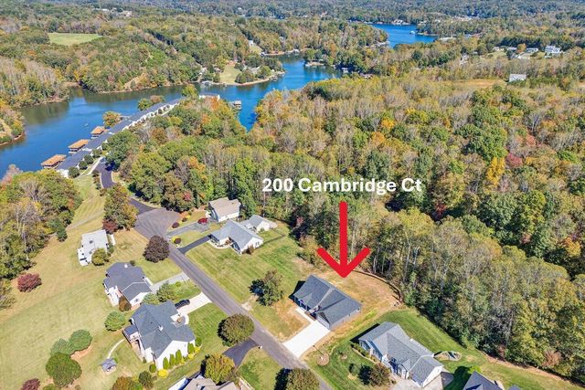 200 Cambridge CT, Hardy, VA 24101