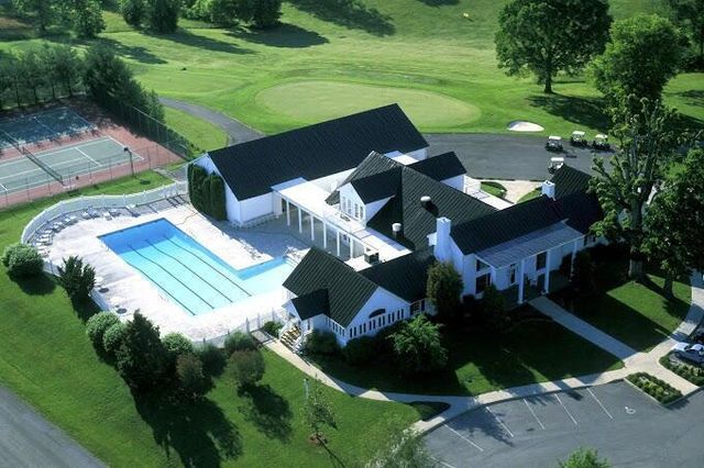 200 Cambridge CT, Hardy, VA 24101