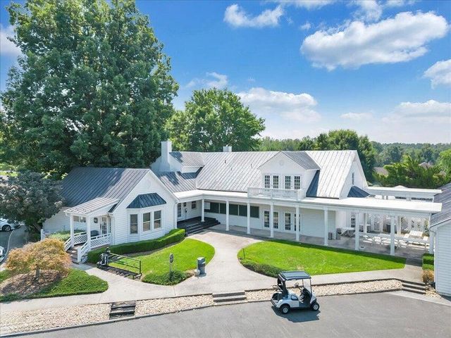 200 Cambridge CT, Hardy, VA 24101