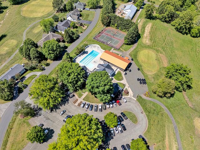 200 Cambridge CT, Hardy, VA 24101