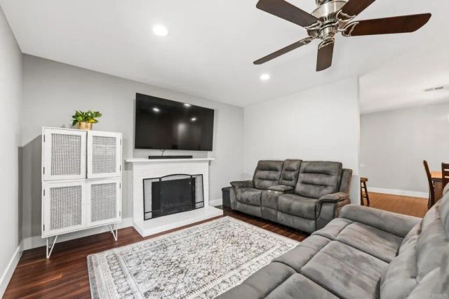 3023 Linda Dr, Oceanside, CA 92056