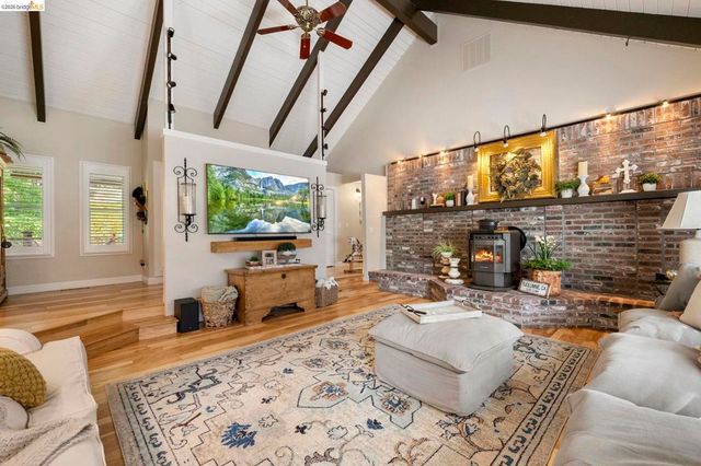 20581 Gerber Rd, Tuolumne, CA 95379