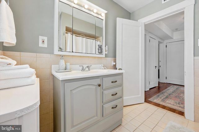 520 N ESSEX AVE, Narberth, PA 19072