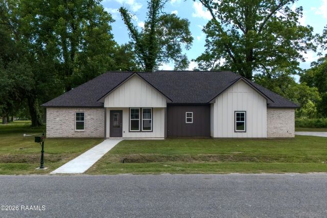 1009 Timber Trails Road, Breaux Bridge, LA 70517