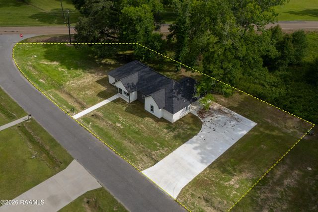 1009 Timber Trails Road, Breaux Bridge, LA 70517