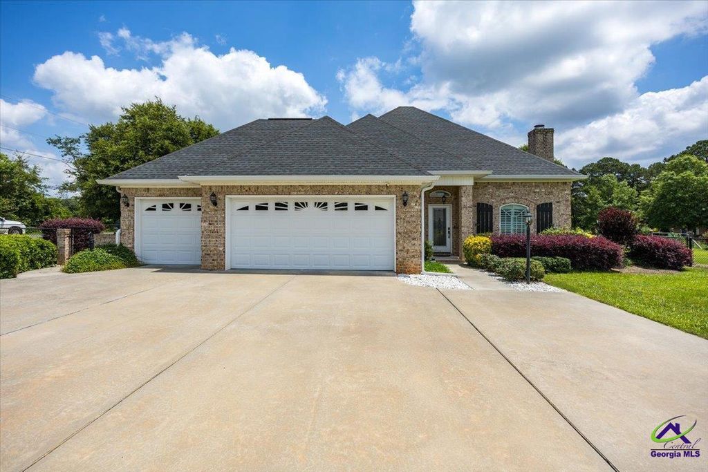 128 Mary Lou Drive, Byron, GA 31008