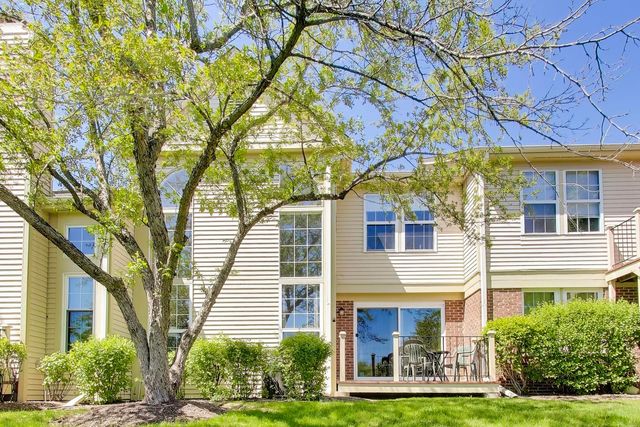 1643 Penny Lane, Crystal Lake, IL 60014