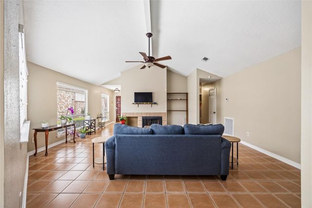 9206 Homeland Drive, Houston, TX 77083