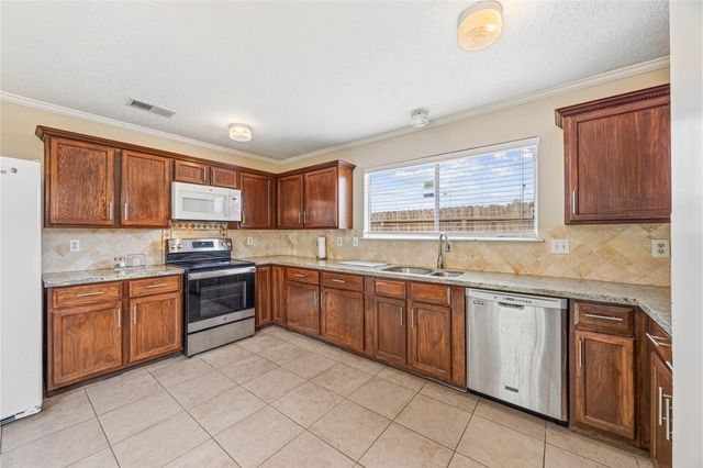 9206 Homeland Drive, Houston, TX 77083