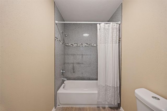 9206 Homeland Drive, Houston, TX 77083