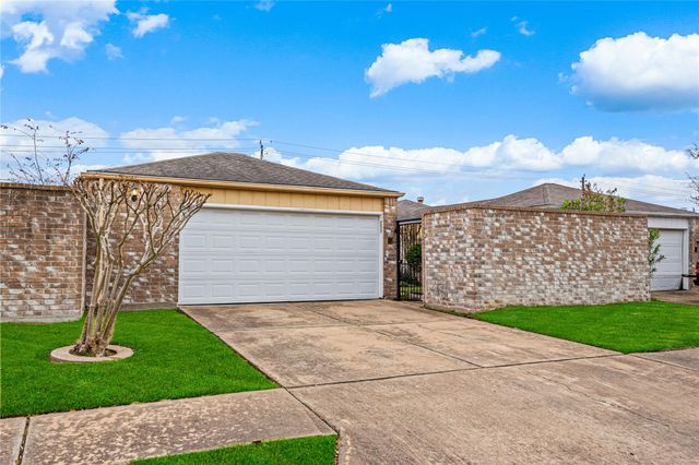 9206 Homeland Drive, Houston, TX 77083