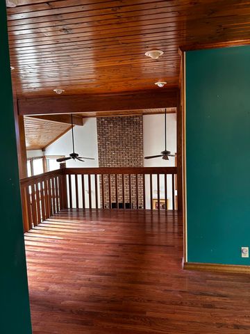 9923 E Bend Road, Burlington, KY 41005