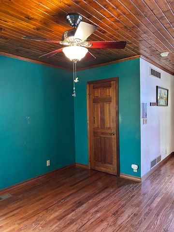 9923 E Bend Road, Burlington, KY 41005