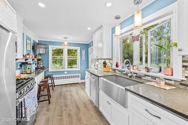 1 Hobart Street, Keyport, NJ 07735