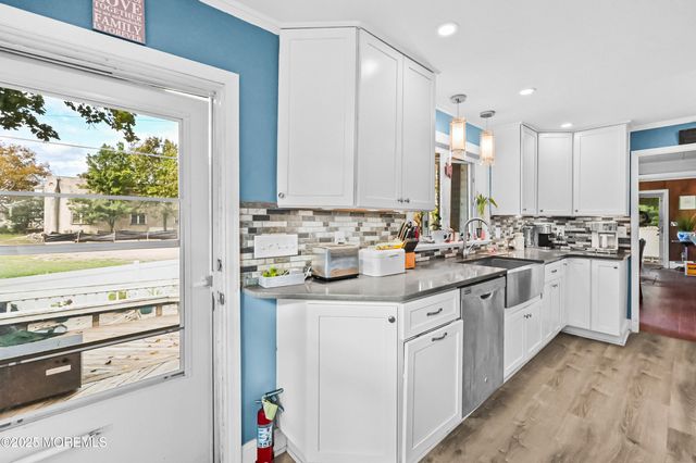 1 Hobart Street, Keyport, NJ 07735