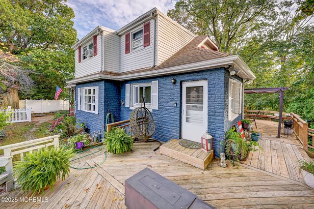1 Hobart Street, Keyport, NJ 07735