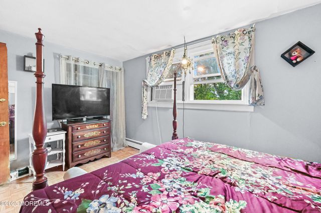 1 Hobart Street, Keyport, NJ 07735