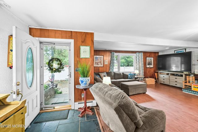 1 Hobart Street, Keyport, NJ 07735