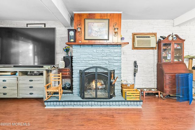1 Hobart Street, Keyport, NJ 07735