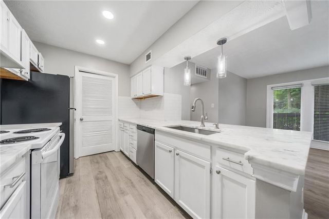 113 Tuxworth Circle, Decatur, GA 30033