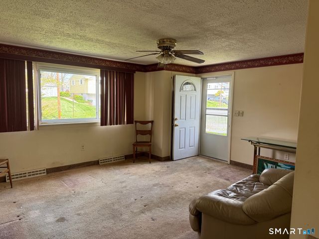 81 Arnold Drive, East Hartford, CT 06108